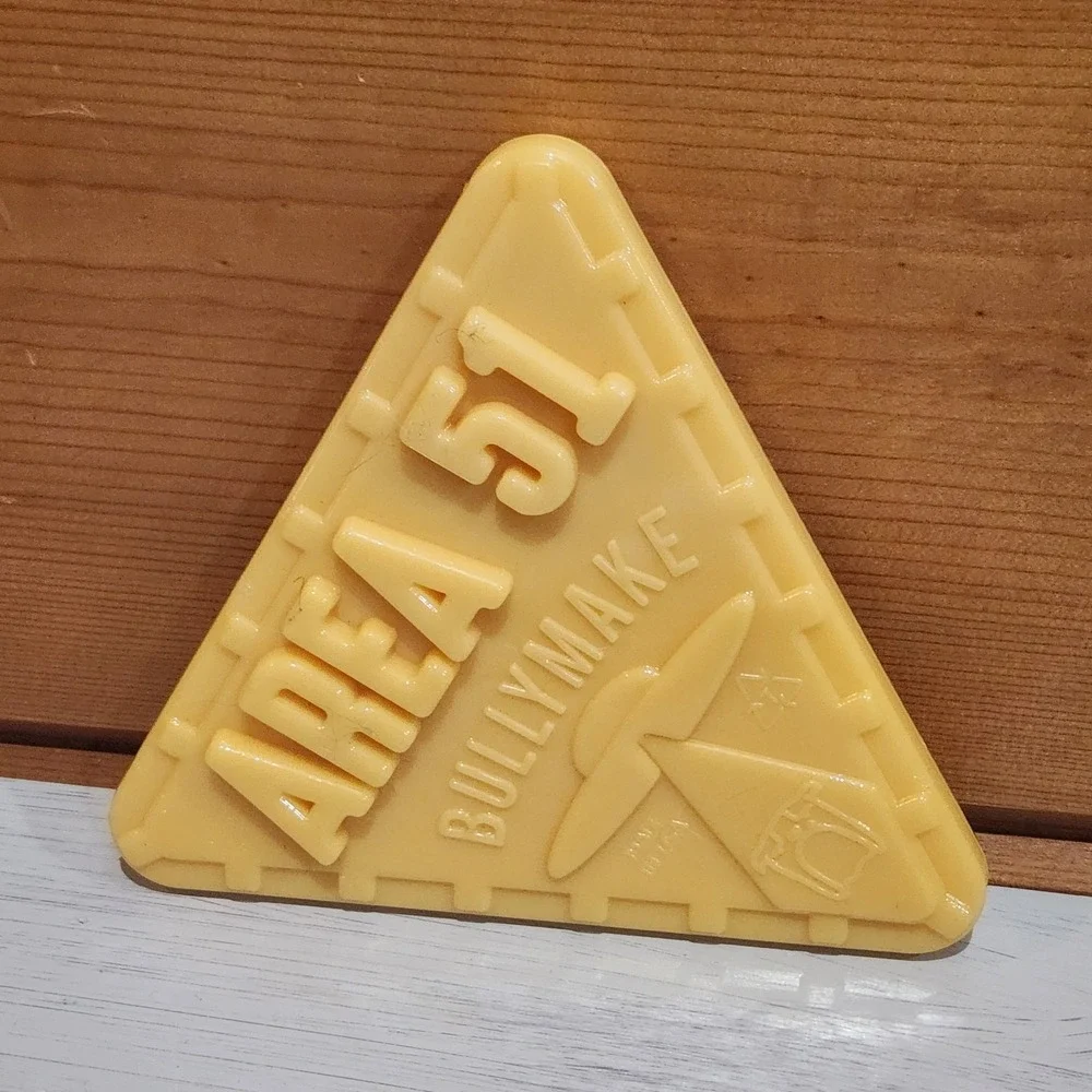 Never Used Tough Nylon Dog Chew Toy by Bullymake USA Area 51 Alien Triangle